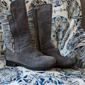 MukLuks grey boots